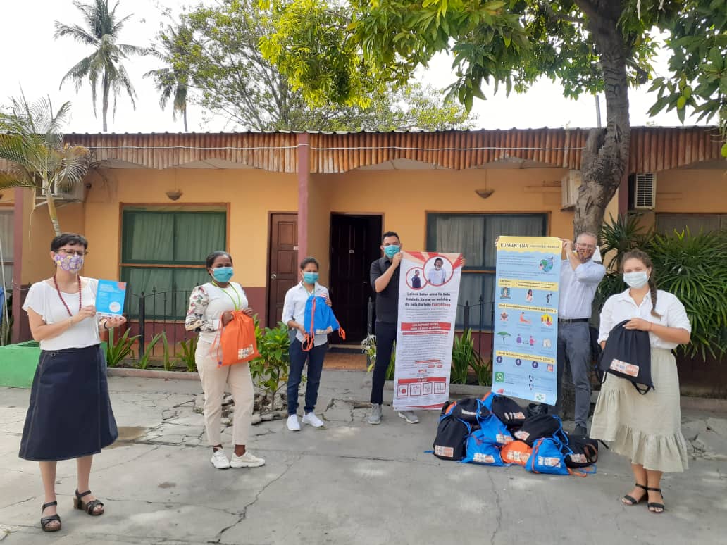 #WithHer means getting referral information on #EVAWG services into #COVID19 quarantine facilities.   @GlobalSpotlight partnerships in action w/MoH 🇹🇱 @MalukTimor @UNFPATimor @unwomenasia @EU_TimorLeste @UNTimorLeste @WHOTimorLeste