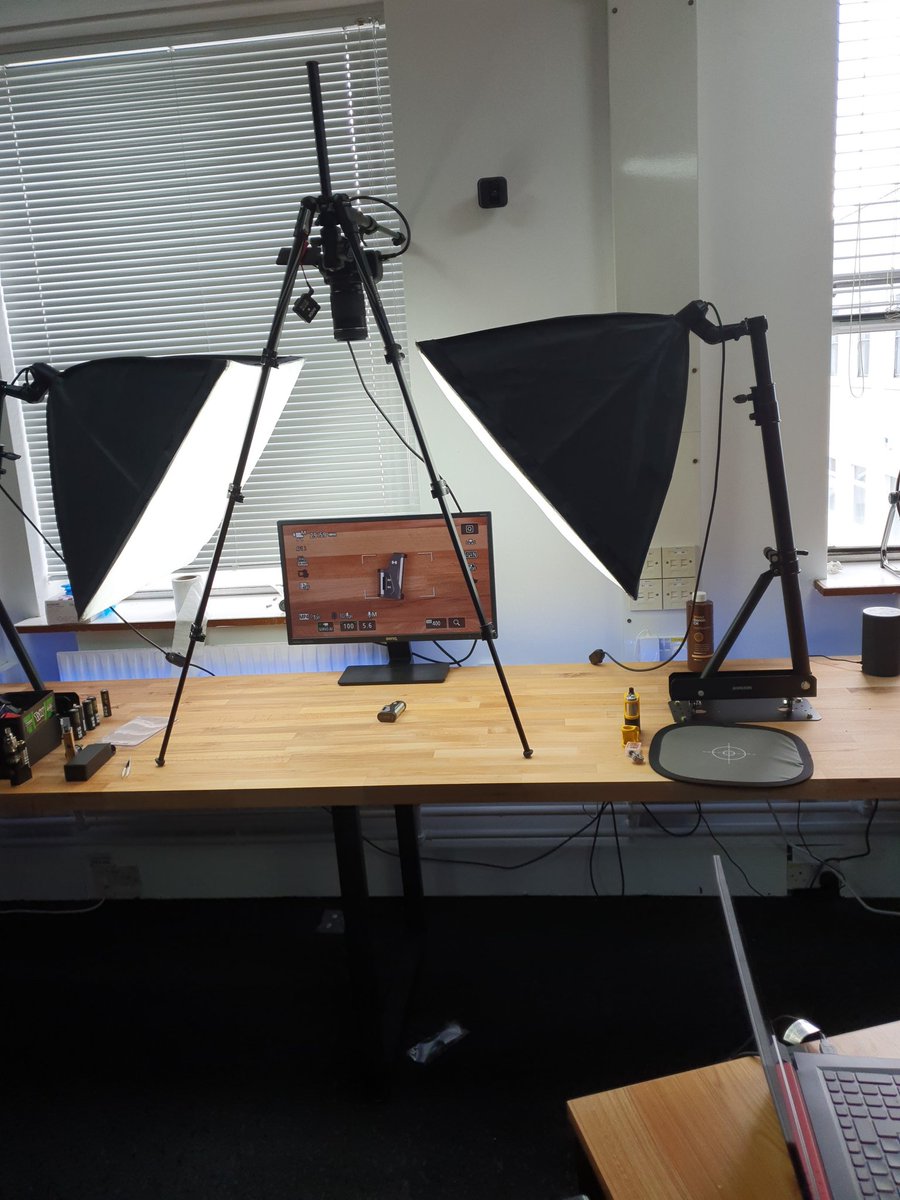 VapingWithVic's tweet image. Recording next weeks reviews on the new table cam set up in the new studio...

#vapingwithvic #vapeon #vapelife #vape