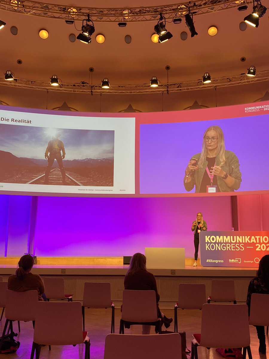 derBasil's tweet image. „Think big! Klein wird’s von alleine.“ Erfrischend ehrlicher und selbstreflektierter Vortrag von @anhimmel zum Aufbau des Newsrooms der @Helios_Kliniken vor und während Corona #kkongress