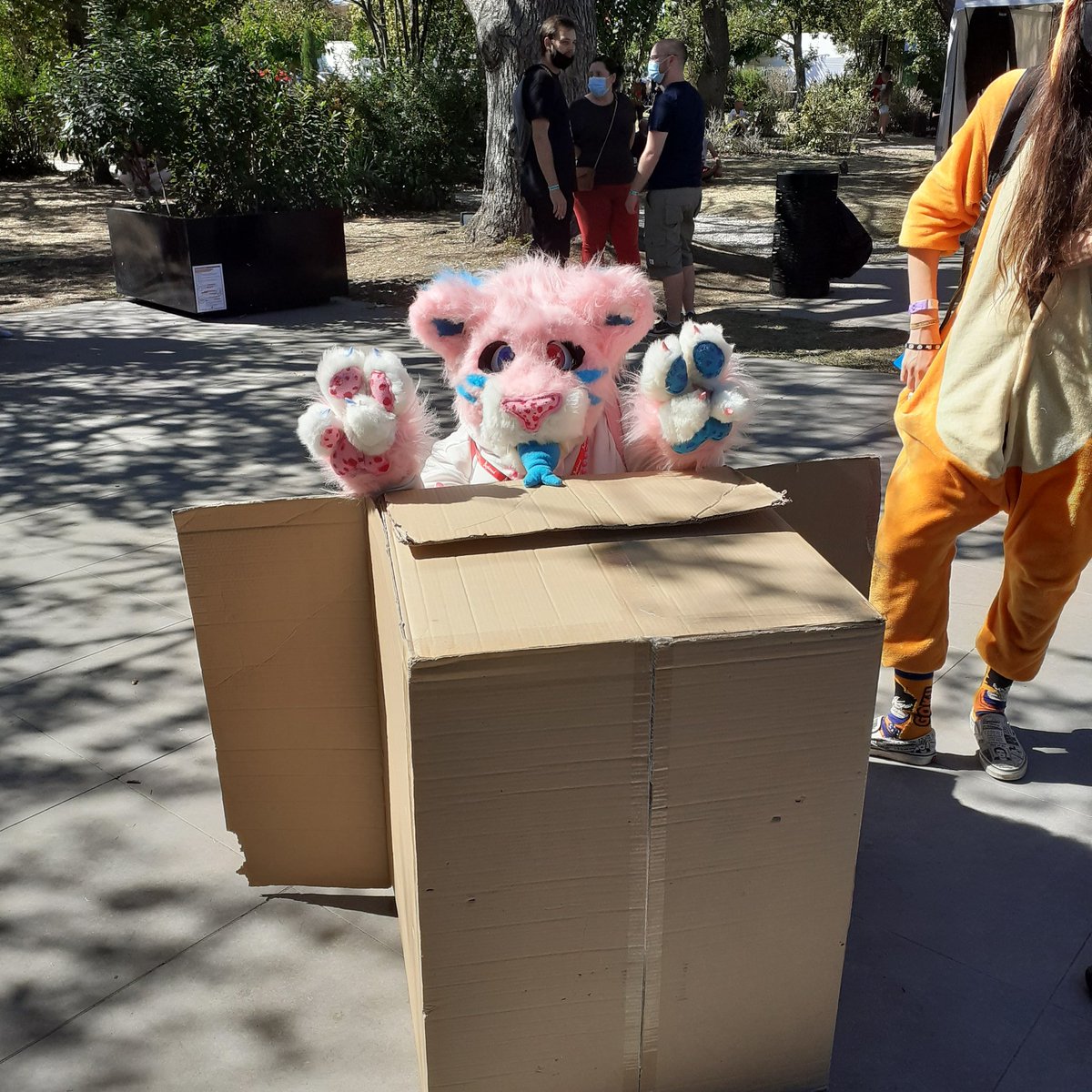 TheLordRuthless's tweet photo. Hey here are some pic of me at the #popcon ! It was my first time #fursuiting at #convention and I really loved it, I didn't expect that people will love it and take so much pic of me. I will search the pic in few days.
#fursuit #fursuit #furry #popcon2020 #Toulouse https://t.co/ZOTRhUofU6