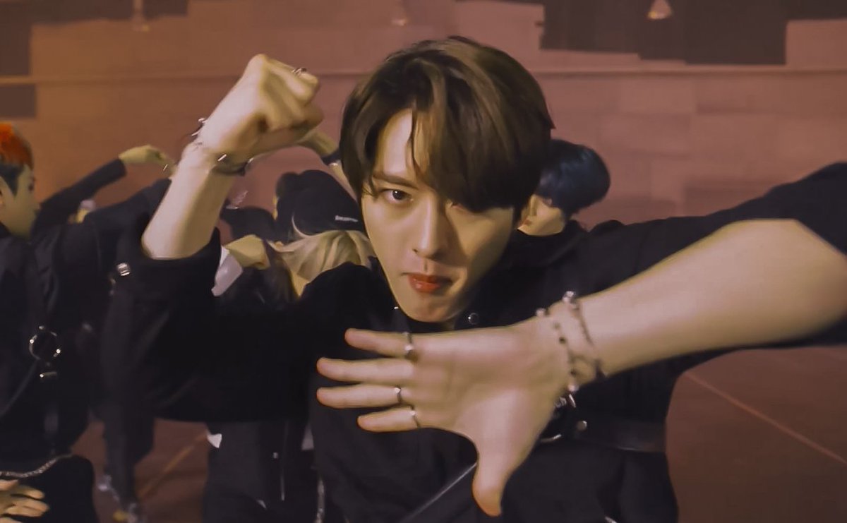 ☆ #StrayKids #LeeKnow #리노