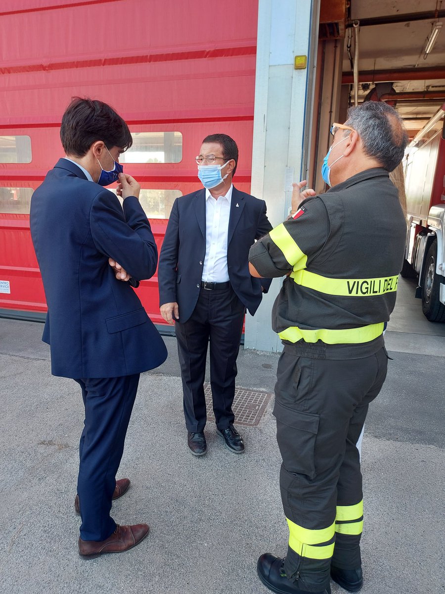 ManfrediPotenti's tweet photo. #Buongiorno amici! 

#Oggi abbiamo il #piacere di #ospitare il Sen. @CandianiStefano a #Livorno.

Dopo un’ #intervista e un #incontro con i #candidati, stiamo #effettuando una #visita al #Comando #Caserma dei #VigilidelFuoco. 

#ToscanaCiSiamo #CeccardiPresidente #Toscana2020 https://t.co/HQmsrMAQCU