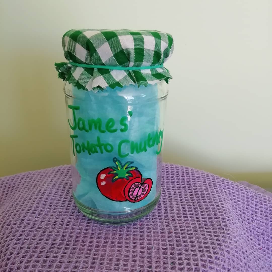 Hope you are all having a good week..today I am sharing my #personalised #TomatoChutney jar..#tomatoes #chutney #Dorset #homemade #gift #gifts #giftideas #giftshop #shopsmall #craft #crafts #online #onlinegifts #SmallBusiness #UniqueGifts #BespokeGifts #SmallBusinesses #indiegift