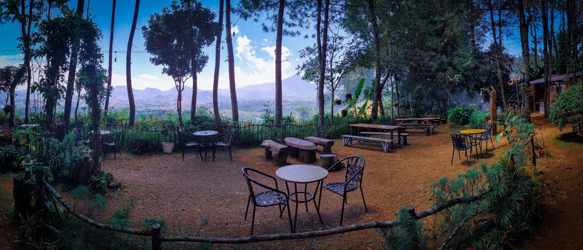 sapta_strs's tweet photo. Dear temen-temen onlineku, jadi skrg tuh aku buka warung kecilkecilan di Jl. Bukit Maribaya. Nama tempatnya Astacala Space. Nih photonya #cafe #kedai #kopi #bandung #maribaya #lembang #dago #restoran https://t.co/SmVcTrAljT