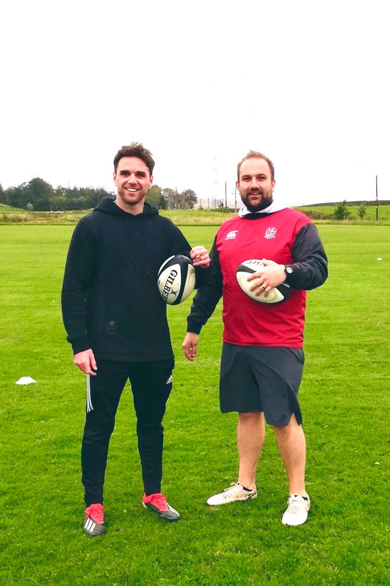 Rishworth1724's tweet photo. A huge thank you to Old Rishworthian @_JoeyFord, for helping to coach our players on Weds afternoon. Such a fantastic opportunity for them! Joe is currently coach at Doncaster Knights. #leicestertigers #joeford #salesharks #rugbyunion #yorkshirecarnegie https://t.co/9itCxQoV0E