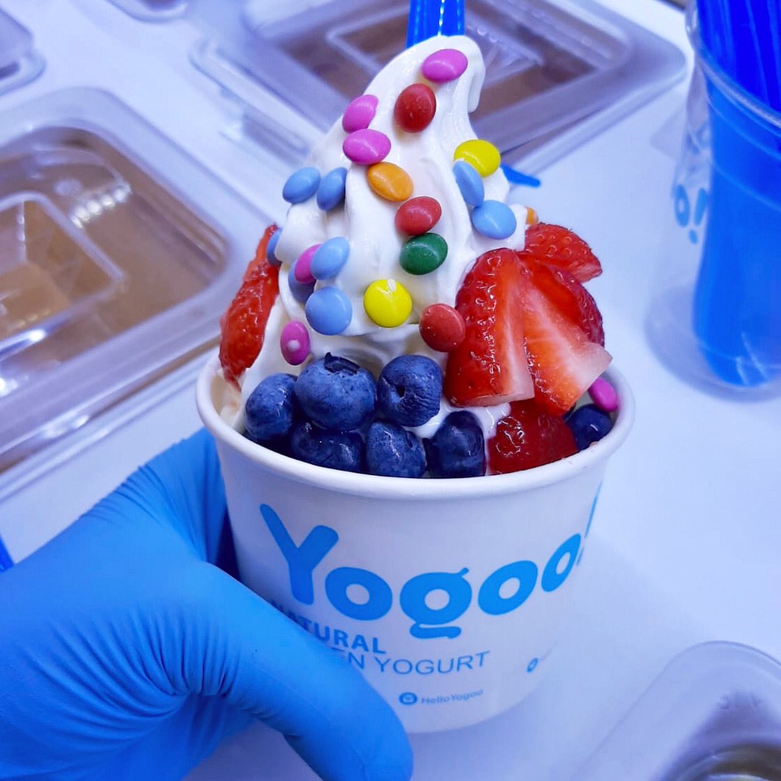 HelloYogoo's tweet photo. Having a delicious and healthy Yogoo! is always a good idea 😋 Pop by your nearest Yogoo! store today 😀

#helloyogoo #experienceyogoo #yogoo #YogTub #frozenyogurt #frozenyoghurt #froyo #london #woking #guildford #healthyfood #lifestyle #likeforlike #uk #yummy #tasty #delicious https://t.co/IZDP39MVIv