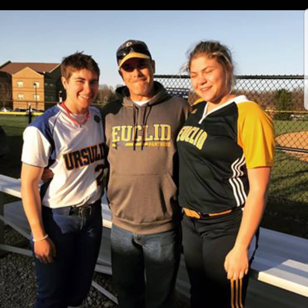 CDSoftball1's tweet photo. It is w heavy hearts that we send our condolences to alum '15, Sammi Roberts (#22), Issy and Barbara on the passing of their dad and husband, Billy Roberts. We mourn w you...RIH, Billy.
#ProudFather
#FatherDaughterTime
#UCSBFAM https://t.co/SBcBZdAmnq
