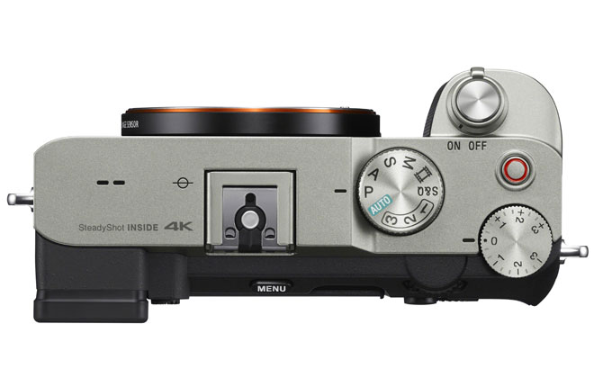 Sony presume del cuerpo de la Alpha 7C como el más compacto y ligero del mundo, además de un objetivo zoom 28-60 para grabar vídeo 4K y tomar imágenes en alta calidad vidapremium.com/sony-alpha-7c-… <a href="/Sony/">Sony</a>