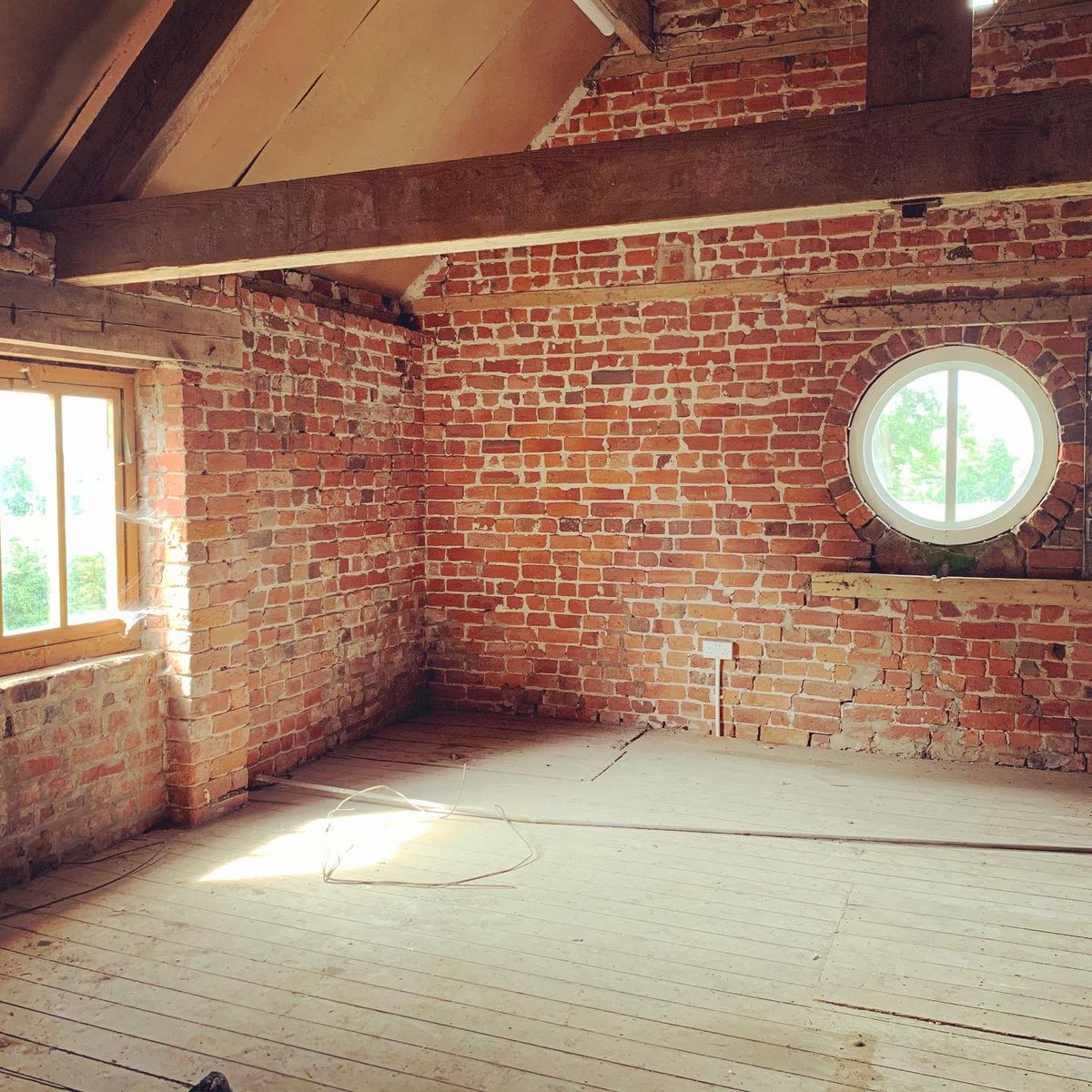 LyfeLtd's tweet photo. Really excited to get in to our new space in the heart of #Cheshire. We’ll be looking to grow the team very soon, so watch this space. #careers #design #branding #agencylife #bestlyfe #cheshirejobs #progress https://t.co/5H7kaI7s0o