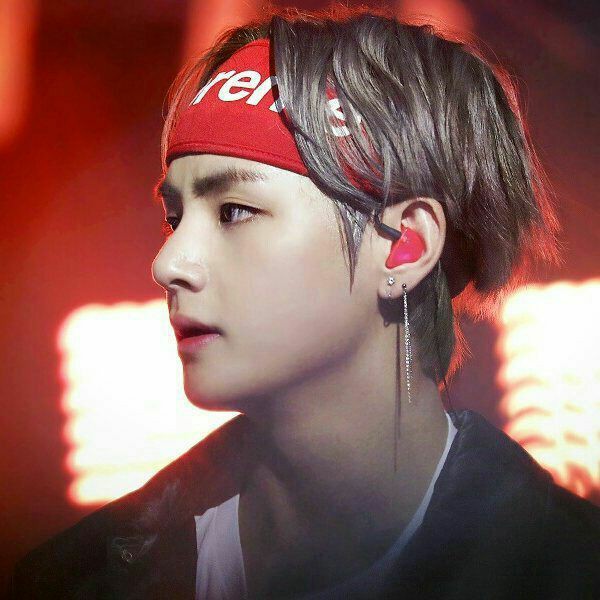 heartthrob taehyung in bandanas, a very sexy thread 