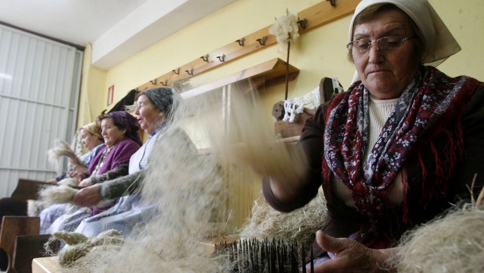 Doade sinala a Mámoa do Santo da Pedra e recrea o Proceso do Liño lavoz.gal/ldaie2