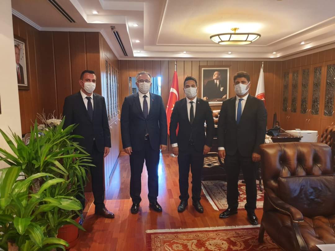 Hacettepe Üniversitesi Rektörlüğüne atanan Sayın Hocamız Prof.Dr.Mehmet Cahit GÜRAN' ı makamında ziyaret ettik ve hayırlı olsun dileklerimizi sunduk.
Sıcak misafirperverliği için kendisine teşekkürlerimizi sunuyor, çalışmalarında başarılar diliyoruz.
<a href="/EgitimBirSen/">Eğitim-Bir-Sen</a> 
<a href="/Hacettepe1967/">Hacettepe Üniversitesi</a>