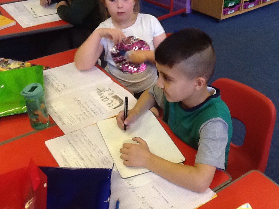 CRhys_Williams's tweet photo. Working in pairs @gladstonepscar1 to improve our descriptions, using thesauruses and whiteboards to collect our ideas #LLC #Twobrains #ambitiousandcapablelearners #enterprisingandcreativecontributor https://t.co/mmPuww8tmd