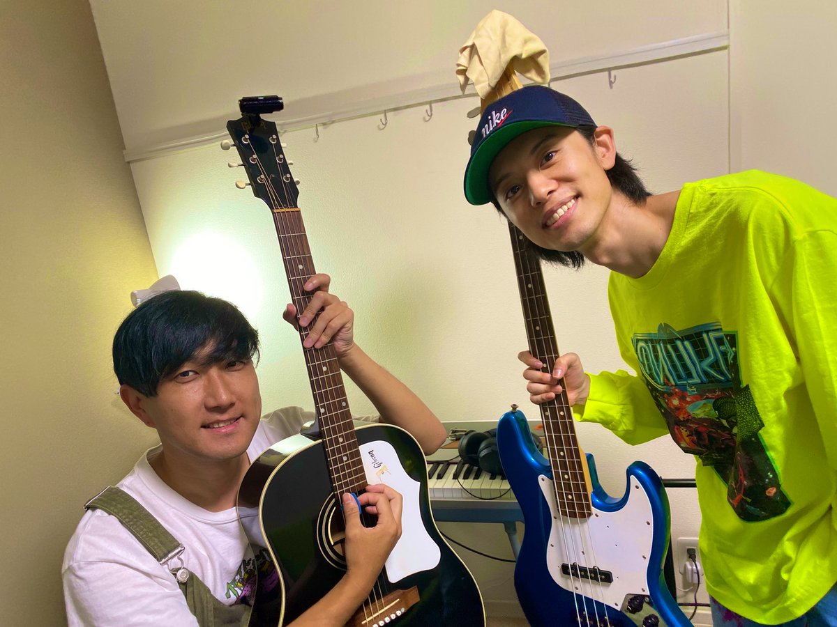 sawasawa12's tweet photo. 【本日】20:00〜
🎉2000人突破記念 生配信📺🎉

生配信前に我々はちょっと作業中👍
良い者が出来ております😄🎸

配信はゆるりとやろうかと思っております🎸
皆さん！遊びにきてねー👍👍
https://t.co/gin7O0PUWn

#ストスタ　#生配信 https://t.co/MNGvy2mg1h