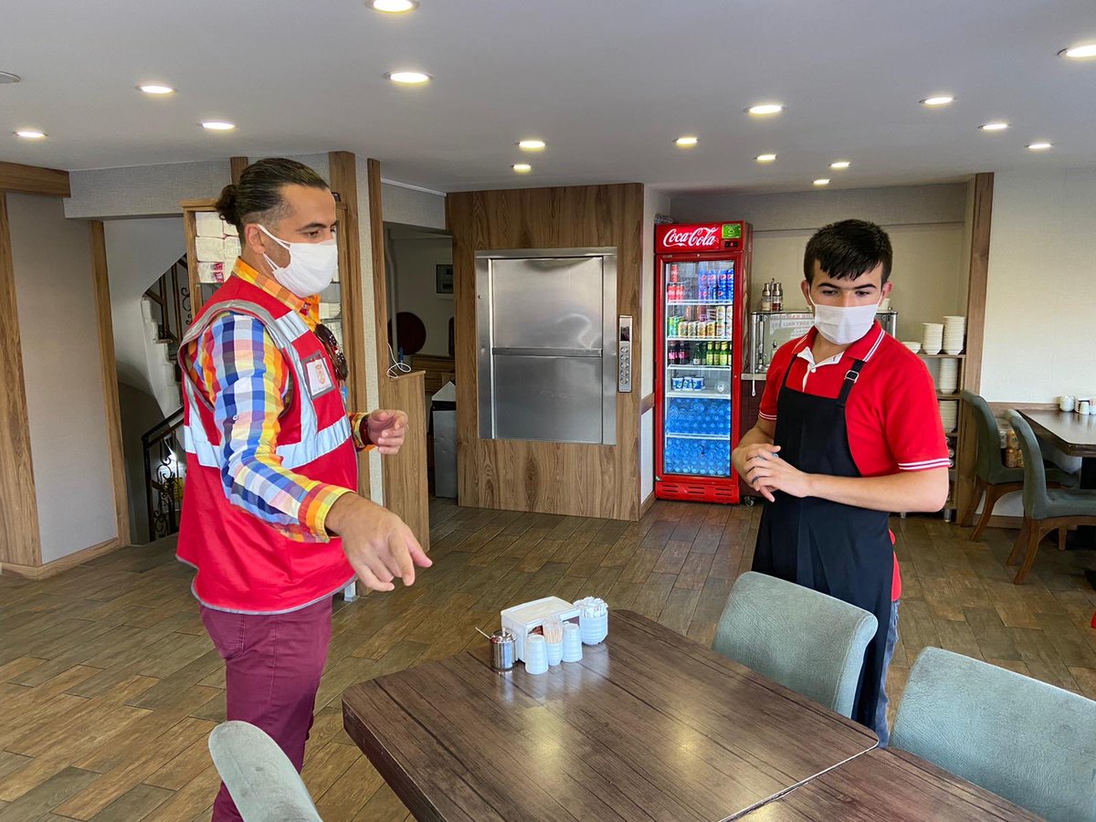 Aziz hemşehrilerim;

Aldığımız tüm kararlar ve tedbirler,
sizlerin ve toplumun sağlıklı geleceği içindir. UNUTMAYALIM❗
MASKE ➕ MESAFE ➕ HİJYEN ile #BirlikteBasaracagiz

📌 Bugün yoğun katılımla, geniş kapsamlı denetimlerimiz için hep birlikte, günboyu sahada olacağız.