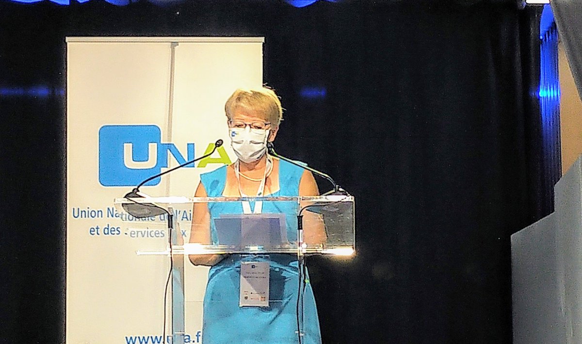 GQuercy_H's tweet photo. Marie-Reine Tillon, président de @UNAdomicile, ouvre la 54e AG de l'union nationale. Quelle joie de se retrouver après 9 mois à distance ! Distanciation, masques et gel, sont au programme aussi 😉 https://t.co/oPjjzxKvKS