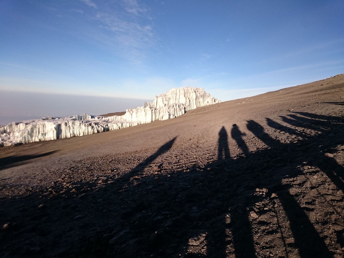 EloScicomm's tweet photo. OMG I almost forgot that this week was the anniversary of my Kilimanjaro climb, an amazing adventure with a group of crazies lead by Jon Gupta @MountExpeds ❤️ in 2016.
 
7 days to reach the summit (5 892 m) via the Machame route, an incredible challenge &amp; wonderful memories🤩 https://t.co/nOHnE9UoCF