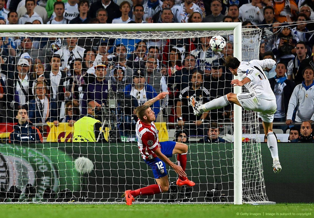 MariaGaya7's tweet photo. Todavía recuerdo esa carrera en Mestalla, la final de Lisboa, el gol en semifinales que nos llevó a la final de Milán, ese golazo de chilena en la final de Kiev...

Gareth Bale has estado presente en los últimos momentos más decisivos del Real Madrid. 🤍 https://t.co/TqL8jEu0Cz