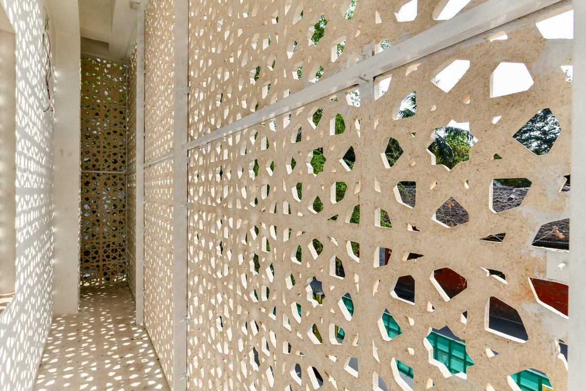 AlFozanAward's tweet photo. - Mashrabiya Mosque
- Architects : Nuru Karim
- Location : India
- Year : 2018
.
.
#AFAMA #Fourth_cycle #Mosques_of_the_world https://t.co/dP165jOykn