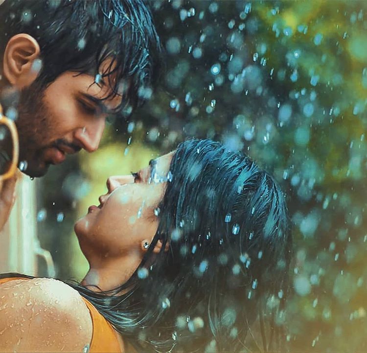 ❤Love you VD ❤
One of best Scenes depicted on celluloid! Kudos to cinematography @sujithsarang ! And of course beautiful chemistry of @TheDeverakonda and @iamRashmika 
Love you #VijayDeverakonda #VD10 #RowdyLover #Dearcomrade #fighter #VD #RowdyDeverakonda #SouthindianFilms