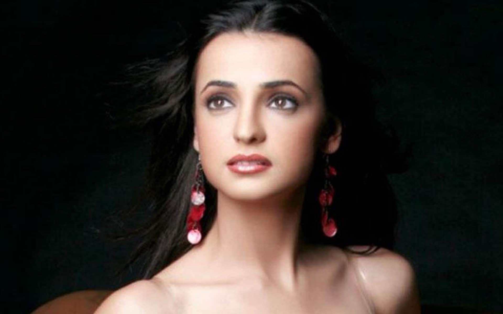 Happy birthday to my baby sanaya irani,wish u lots of happiness and succes ahead 