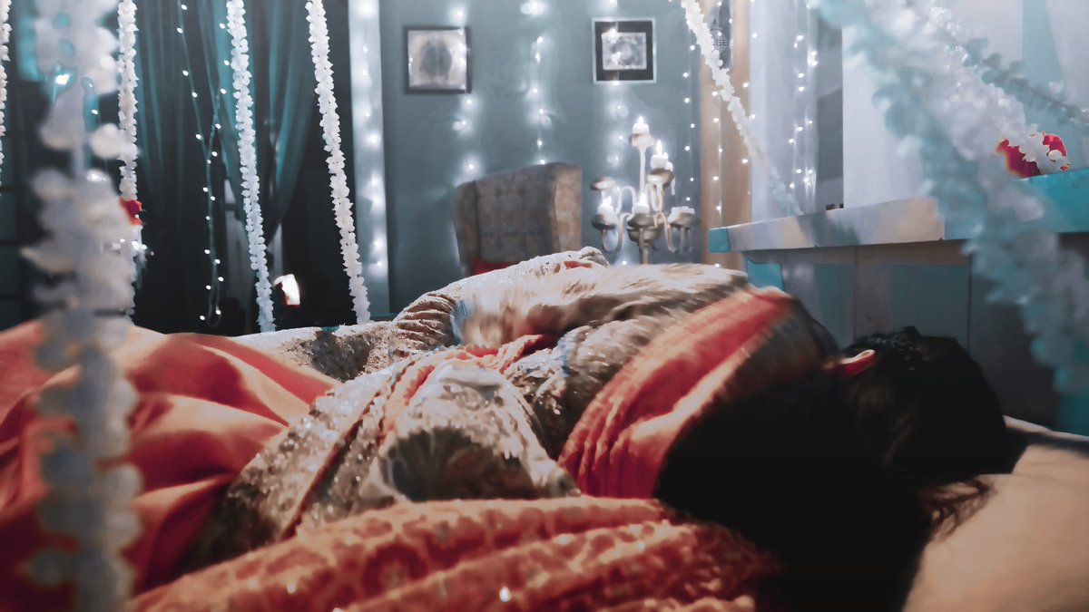 malavika_weirdo's tweet photo. Kya kar rahe ho🧐🌚 https://t.co/8avHMLbMiK