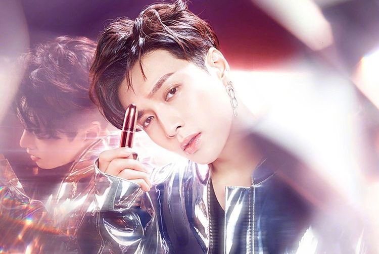yixing for MAC, calvin klein, daniel wellington, valentino