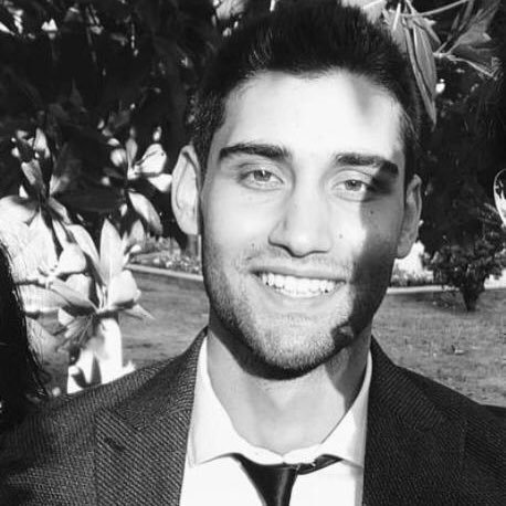 Birinin adı Ümit Can Uygun #AleynaÇakır'ı zorla pavyonda çalıştırdı, parasını aldı, İşkence etti, öldürdü! eğlenceden eğlenceye koşarken fotoğraf ve videolar atıyor! 
diğerinin adı #KadirŞeker bir kadını cinayetten kurtardığı için HAPİSTE! adalet nerede?