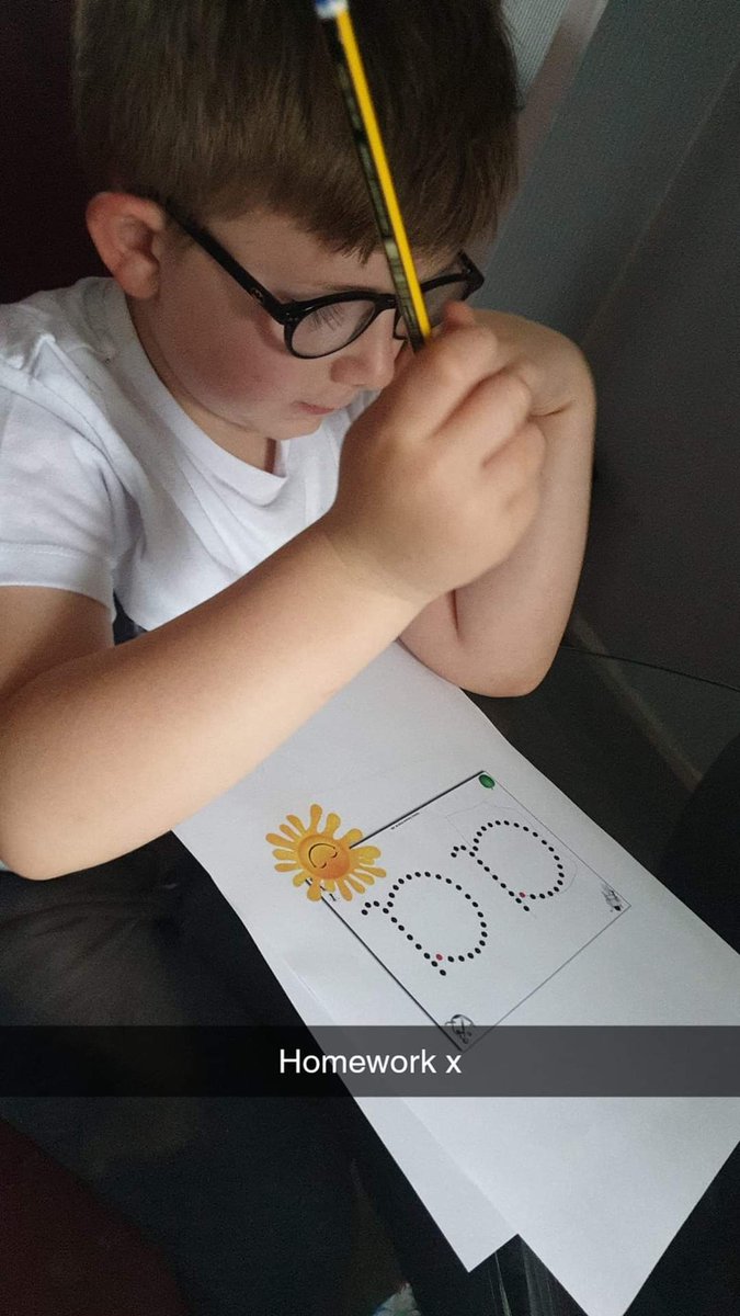 ashleig31382549's tweet image. Trying some home learning with Jacob .. @ClydePrimary #extrasupport