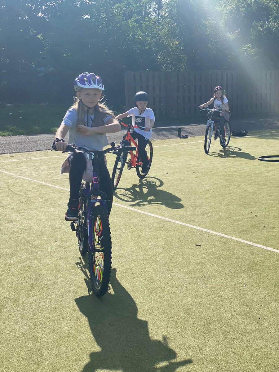haddington_prim's tweet photo. P5D enjoying the sunshine during Bikeability this afternoon https://t.co/bF8JGQKykt