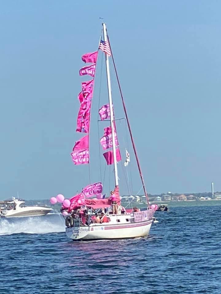 AmyKremer's tweet photo. Loving this @WomenforTrump boat!

🇺🇸💕🛥💃🇺🇸💃🛥💕🇺🇸

#boatersfortrump #TrumpBoatParade #WomenForTrump #Trump #Trump2020 https://t.co/qjQgfyAKhA