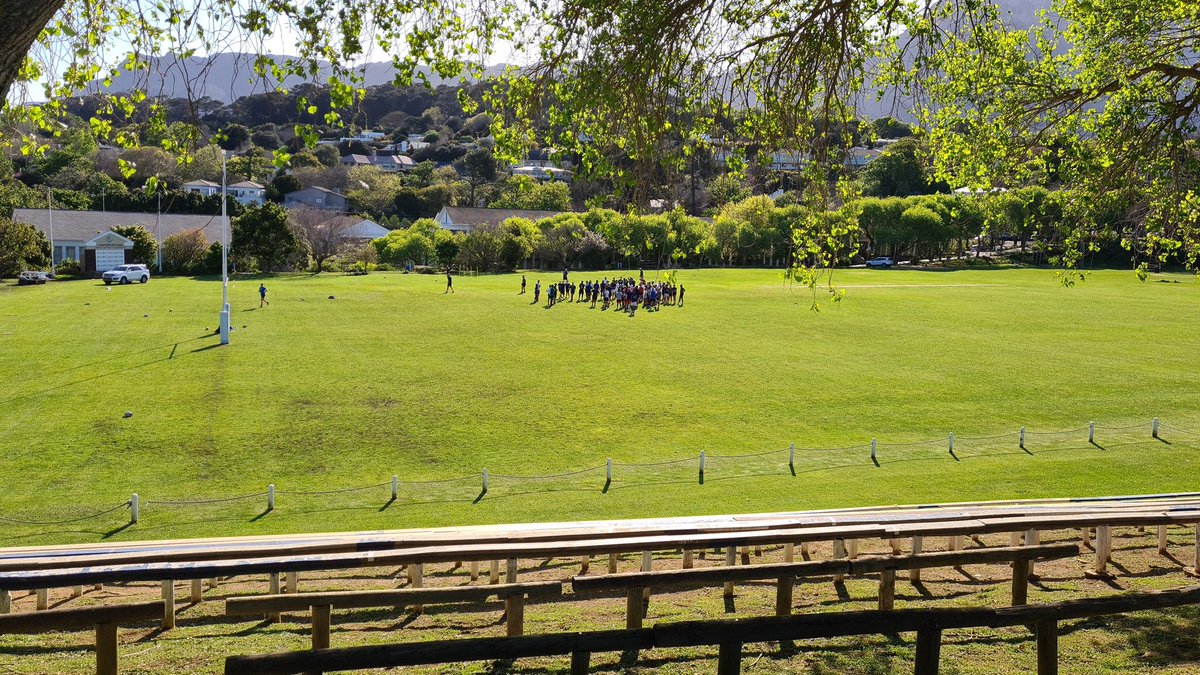Great to see the boys practicing again.
#schoolrugby
#Level1Lockdown 
#worldrugby
#rugby