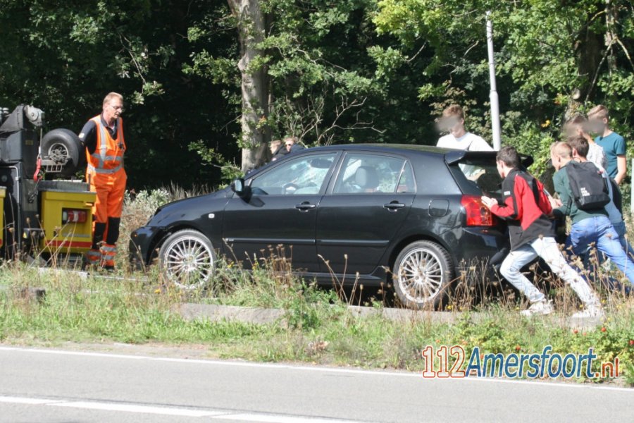 Slecht zicht door hoog gras vermoedelijke oorzaak ongeval op de Stichtse Rotonde in #Amersfoort. 112Amersfoort.