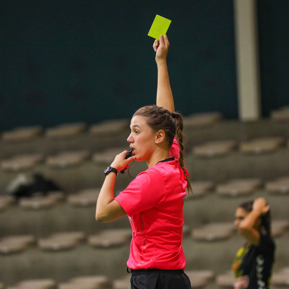 xavivegasconv's tweet photo. Dra Prat 🦷
@remeiprat6 💥
#WalkingReferee ✌️ https://t.co/BqfPzpYg6s