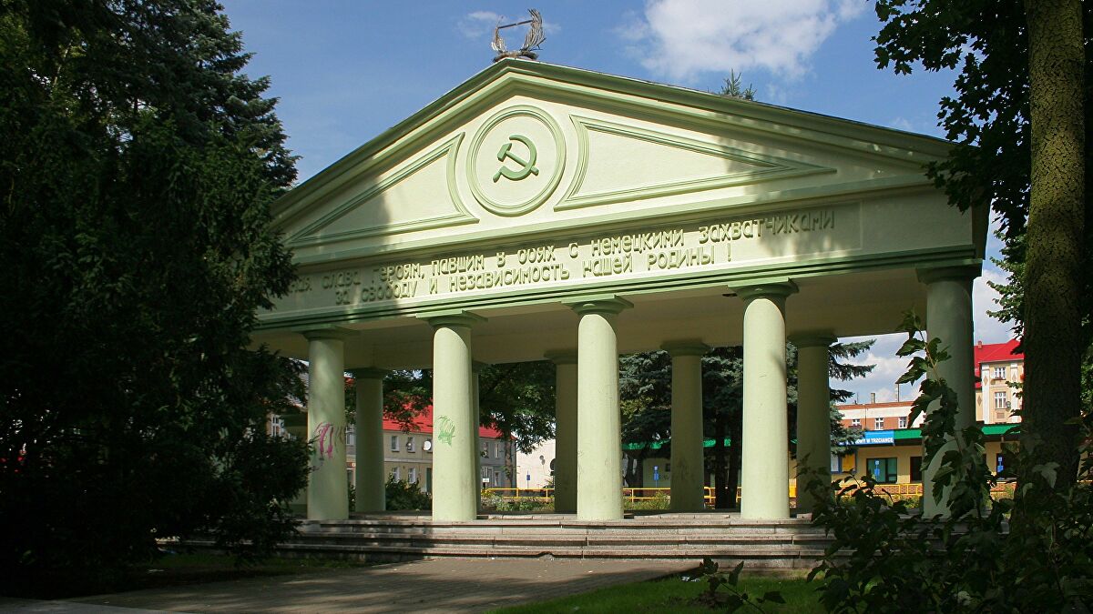 8 September 2017: Trzcianka memorial - demolished18 November 2017: Szczecin memorial - removed; parts moved to the Central Cemetery, while other parts were sent to the Museum of Breakthroughs