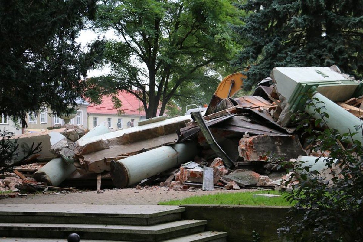 8 September 2017: Trzcianka memorial - demolished18 November 2017: Szczecin memorial - removed; parts moved to the Central Cemetery, while other parts were sent to the Museum of Breakthroughs