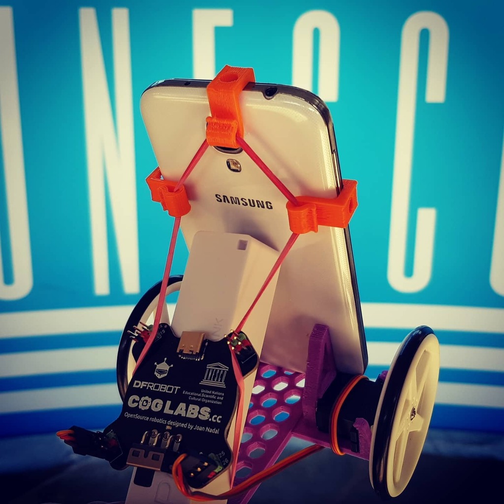 zecodesign tweet media