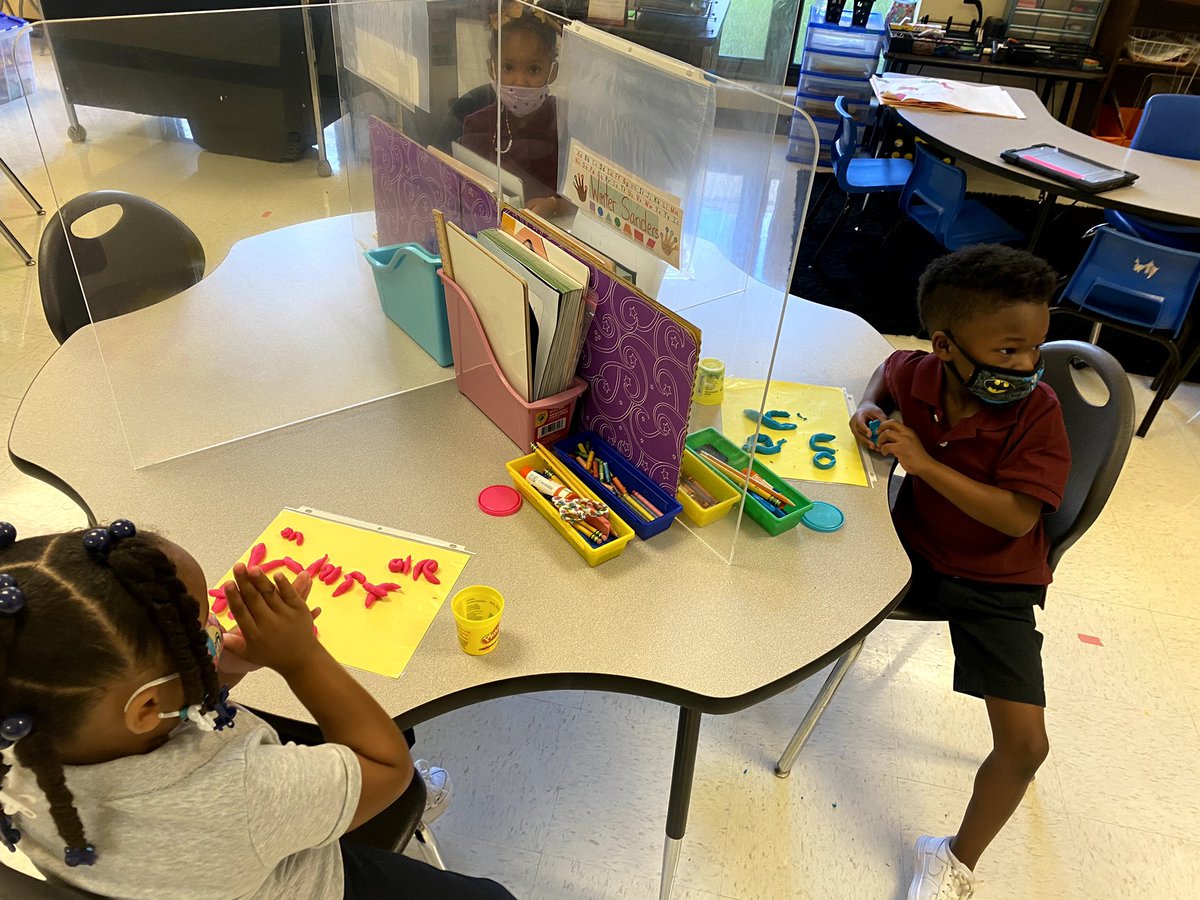 GREHCSD's tweet photo. What a fun and engaging way to practice sight words! #GreatStartsWithGRE https://t.co/gS26t1CZ8r
