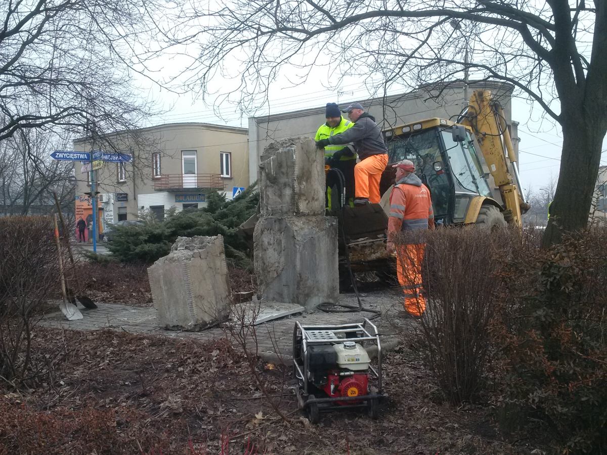March 2018: Czeladź memorial - demolished29 June 2018: Dąbrowa Górnicza memorial - removed; now part of the Cold War Museum collection