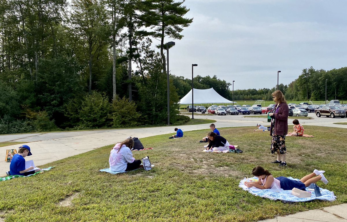 Sydnor_BMS's tweet photo. Ms. Tighe took her 5th grade class outside this morning to do some independent work, get in a mask break, and enjoy this beautiful day. #tigerpride https://t.co/DthogsHDOd