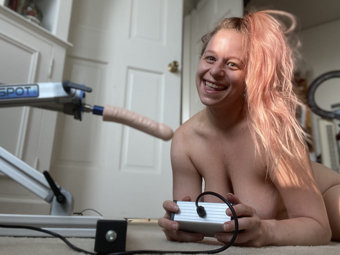 These are the kinds of game controllers I like... 🤷🏼&zwj;♀️ #fuckingmachine @TheShockspot https://t.co/S<a href="/tag/fuckingmachine"class="tags"><span>#fuckingmachine</span></a>