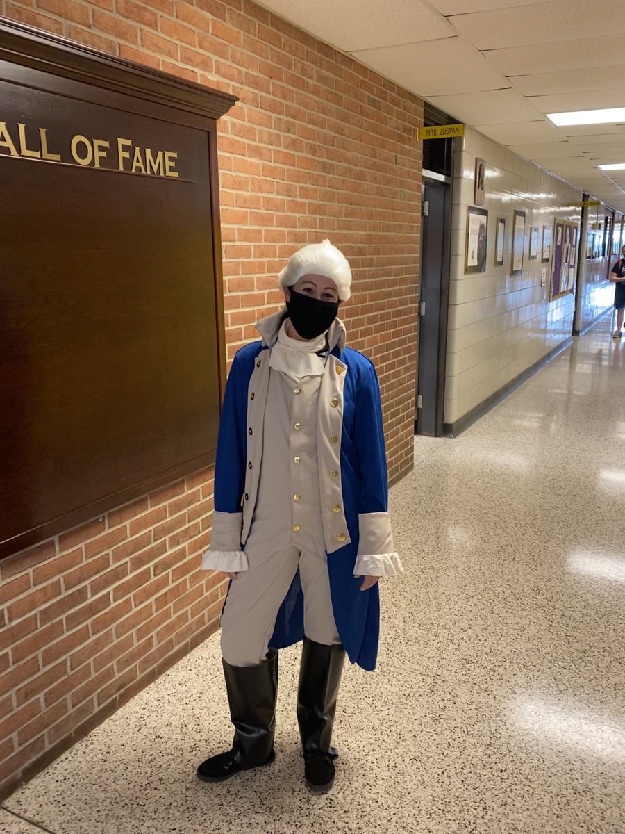 George Washington is visiting &amp; teaching <a href="/SmithsburgHigh/">@Smithsburg High School</a> today for Constitution Day. #wcpsmd <a href="/wcpsmd/">WCPS Maryland</a> Thank you Mrs. Zuspan for your dedication to our kids.
