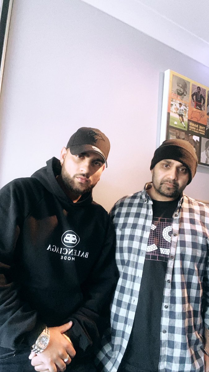 KARAN AUJLA 

.

ALBUM

.

PRODUCED BY TRU- SKOOL

.

On the way

<a href="/GeetanDiMachine/">Karan Aujla</a>