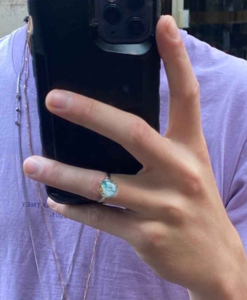meliechalamet's tweet photo. who likes my new necklace 😋 https://t.co/u38wh6qOu5