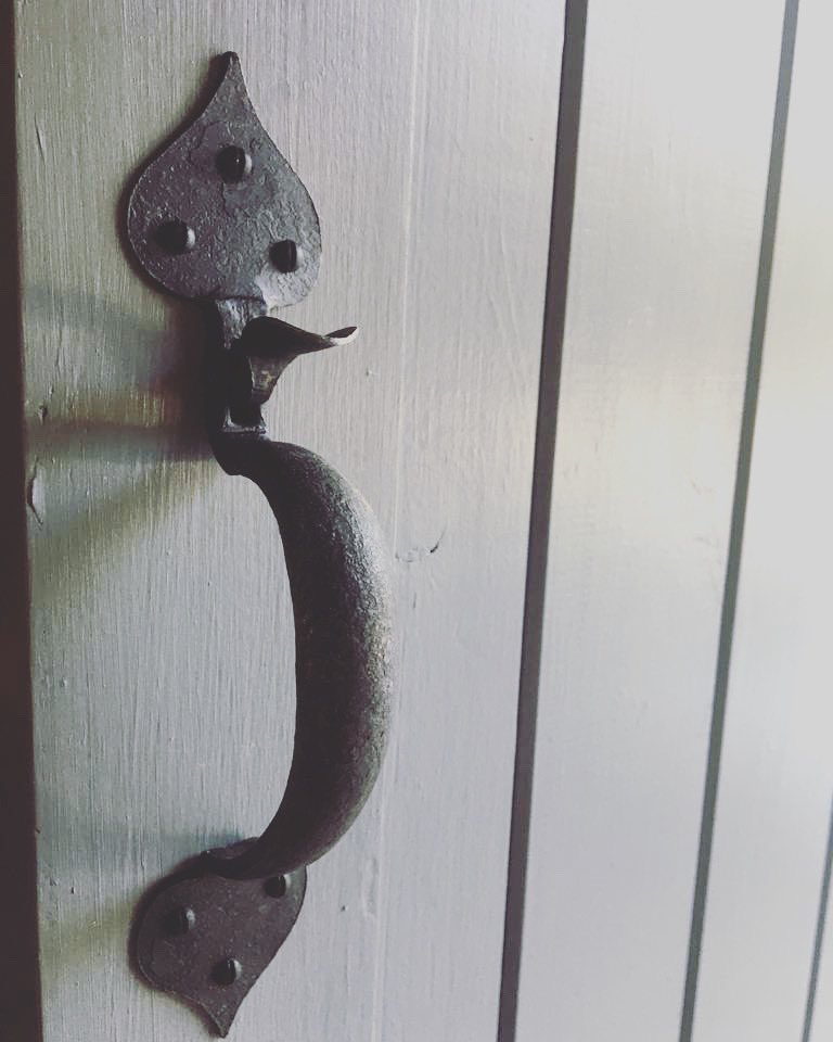 AWBMetalwork's tweet image. Latch on a shepherds hut door #shepherdshut #latch #blacksmithing #fabrication #engineering #shepherdshuts #handmade #handmadeinherefordshire
