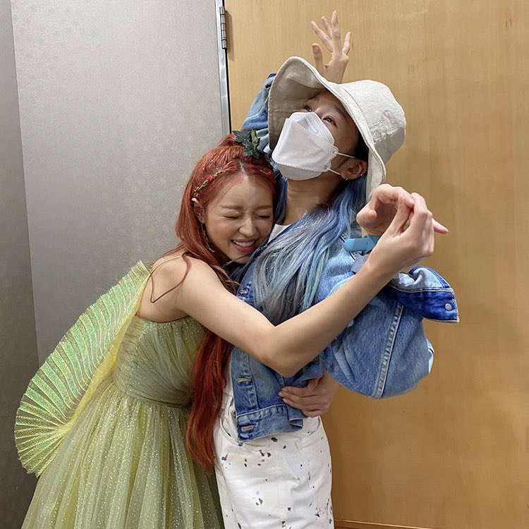 miyoopics's tweet photo. the miyoo pics we got today is amazing😭😭 #HappyYooADay https://t.co/OzpTF6BzMT