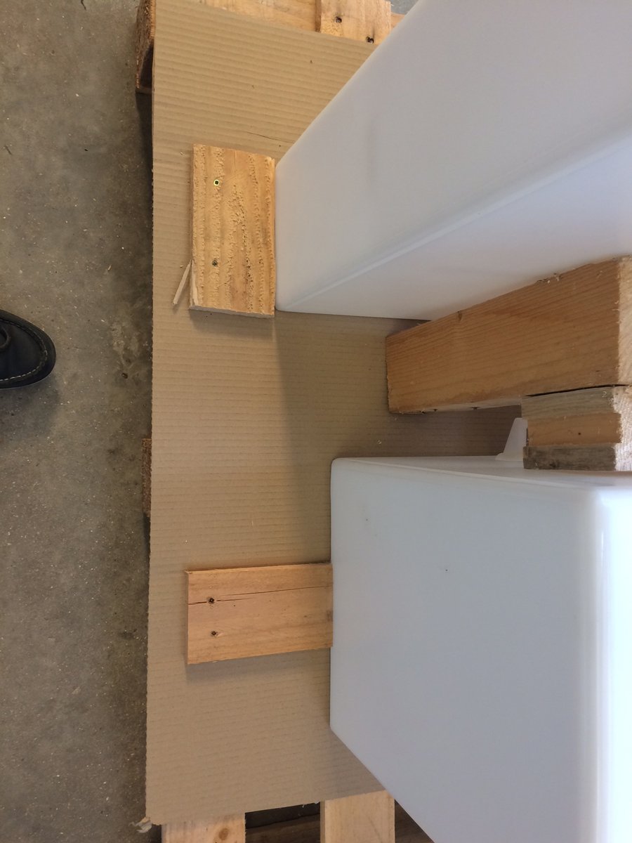 Our focus on quality and service extends all the way through to dispatch!  Pads in place to stop the tanks moving in transit, timber spacers to protect the fittings, straps and wrapping to add, great job dispatch team.
#fabrication #marinetanks #marinetank #gbmfg #ukmfg