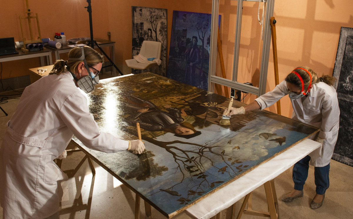 Los que hoy hayan paseado por la sala 11 del <a href="/MuseoThyssen/">Museo Thyssen</a>, se han llevado una grata sorpresa. Hemos barnizado a vistas del público, "#Joven caballero en un #paisaje" de #Carpaccio tras haber finalizado su limpieza.
Mirar cómo recobra esos magníficos #colores esta obra de #arte.