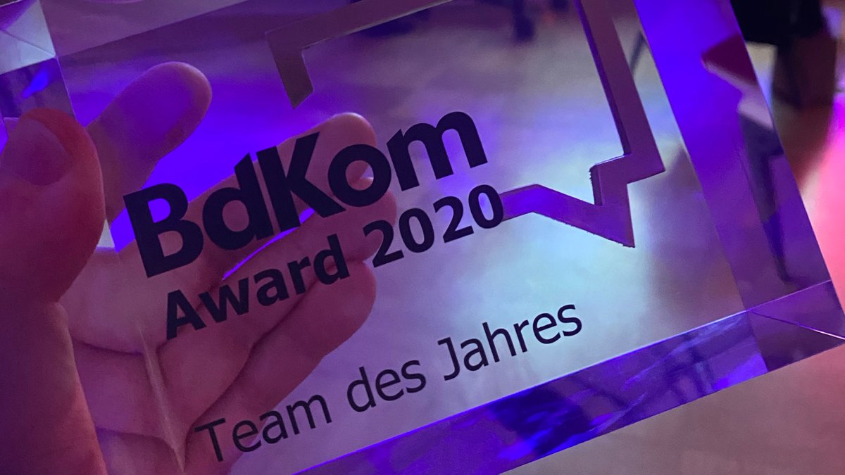AWI_de's tweet image. Yeah, wir haben es geschafft und freuen uns riesig: Team des Jahres! Für unser Kommunikationskonzept zur #MOSAiCexpedition sind wir heute mit dem @bdkom-Award ausgezeichnet worden 🥳