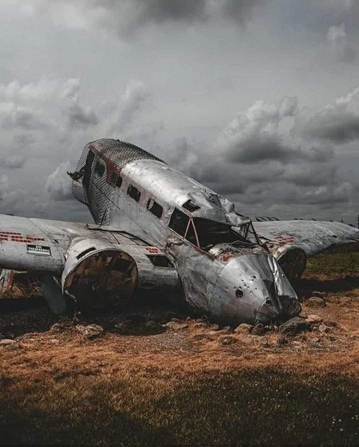 Crash bandicoot 4 it s about time. Крушение самолета в китае 2022. Китайский boeing-737 крушение. Crash state. Катастрофа boeing 737 в буэнос-айресе.